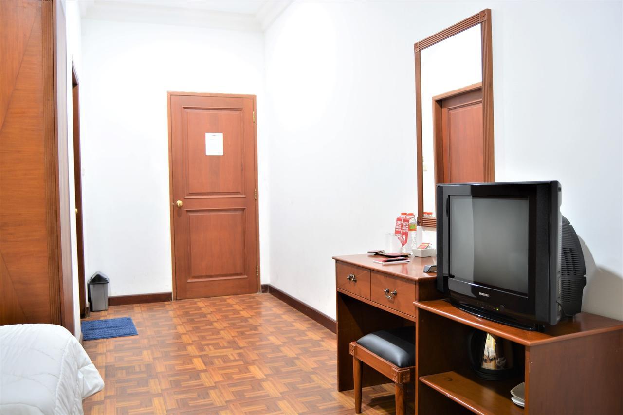 Zen Rooms Basic Cipanas Km.78 Kültér fotó