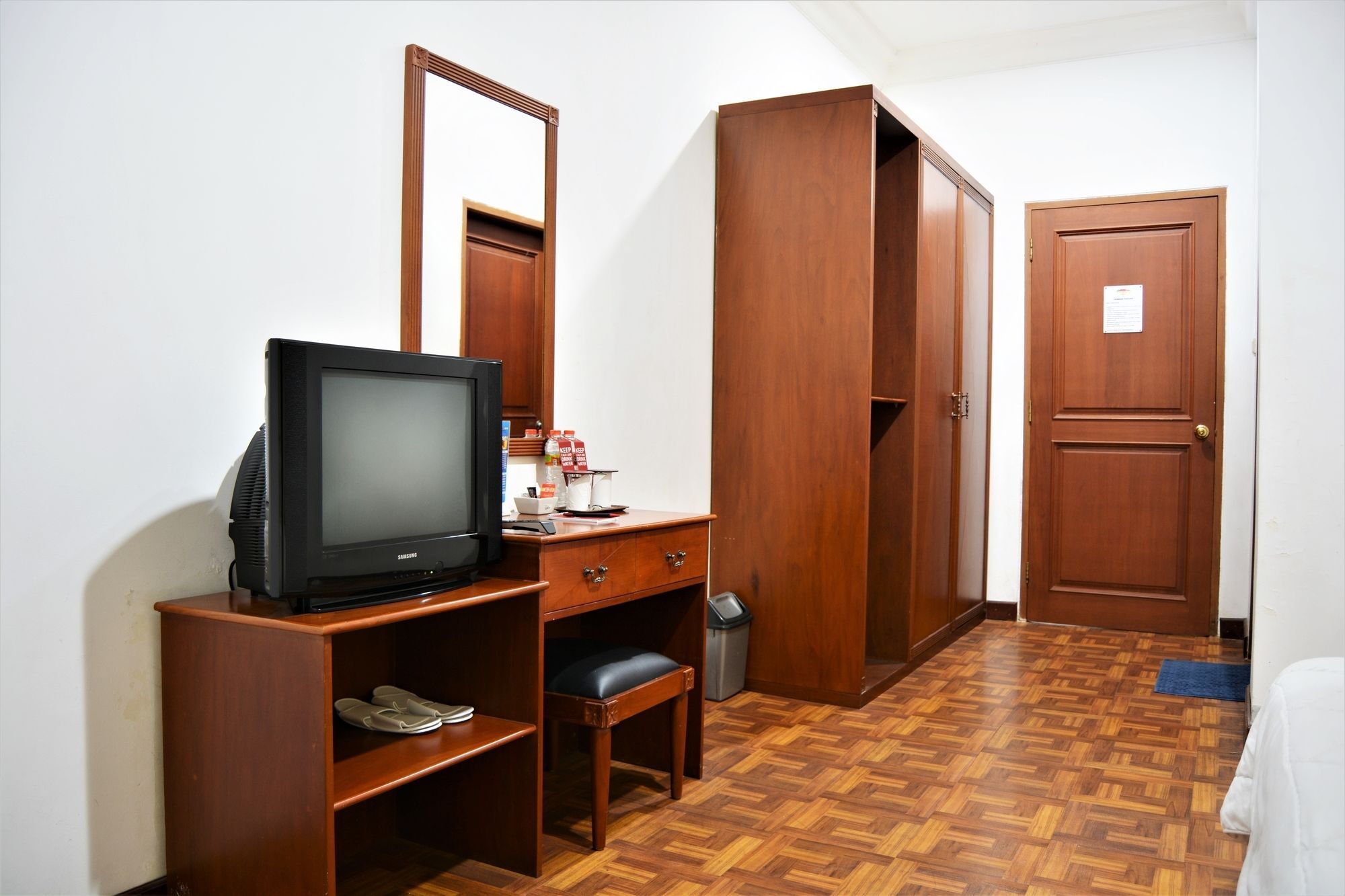 Zen Rooms Basic Cipanas Km.78 Kültér fotó